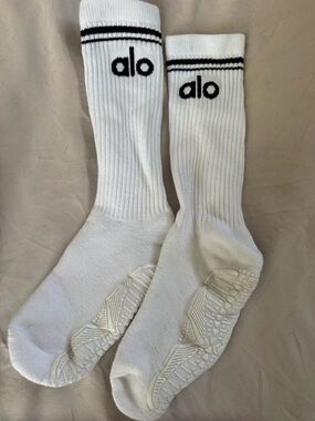 Alo White Ribbed Crew Socks with Grip